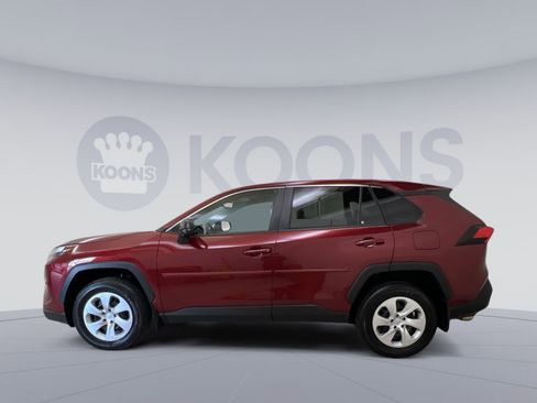 Used 2024 Toyota RAV4 LE AWD/4WD image 5