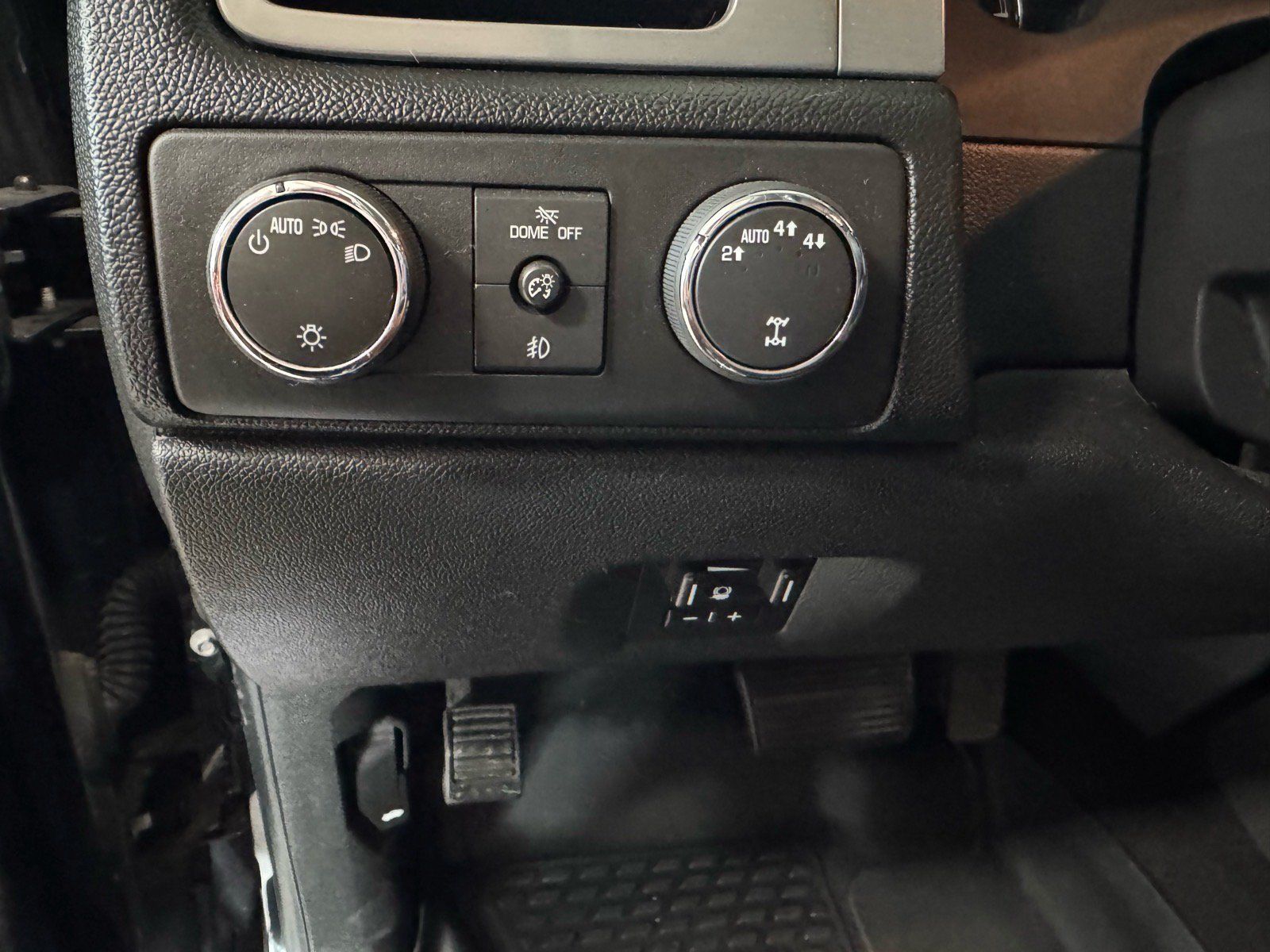 Used 2012 Chevrolet Silverado 1500 LTZ w/ LTZ Plus Package AWD/4WD image 18