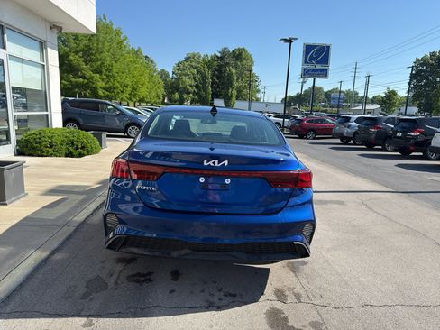 Used 2024 Kia Forte LXS w/ LXS Technology Package FWD image 4