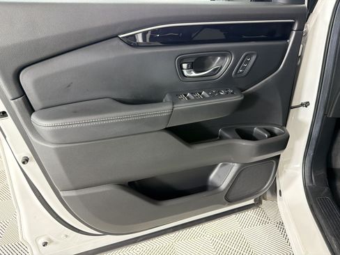 Certified 2025 Honda Pilot Touring image 13