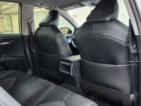 Used 2022 Toyota Camry SE image 18