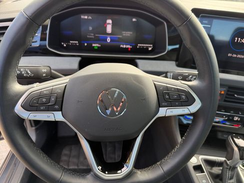 Used 2025 Volkswagen Jetta SE image 28