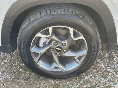 Used 2025 Chevrolet Trax LT w/ LT Convenience Package image 30