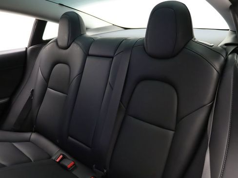 Used 2023 Tesla Model 3 Standard Range image 18