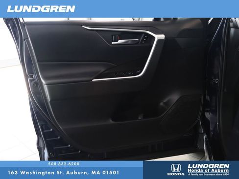 Used 2022 Toyota RAV4 XLE Premium AWD/4WD image 9