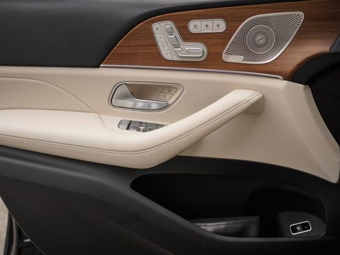 Used 2023 Mercedes-Benz GLS 450 4MATIC image 33