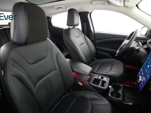 Used 2025 Ford Mustang Mach-E Premium AWD/4WD image 23