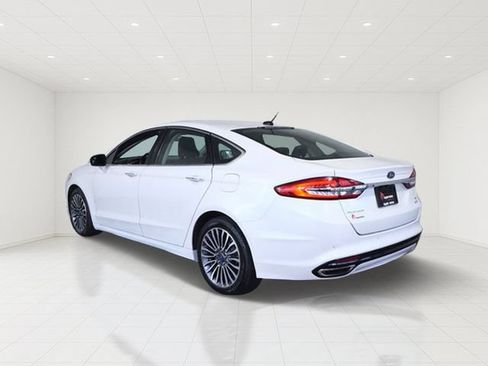 Used 2017 Ford Fusion SE w/ Equipment Group 202A AWD/4WD image 4