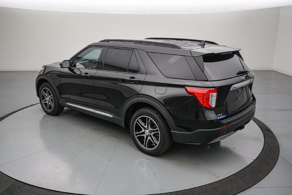 Certified 2024 Ford Explorer XLT w/ Equipment Group 202A AWD/4WD image 6