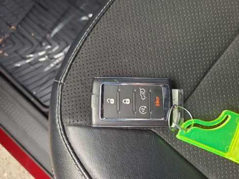 Used 2023 Jeep Grand Cherokee L Laredo image 28