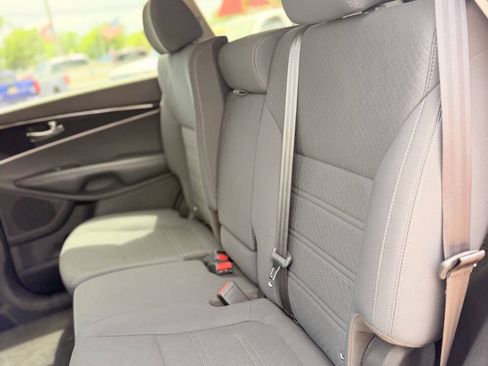 Used 2017 Kia Sorento L FWD image 24