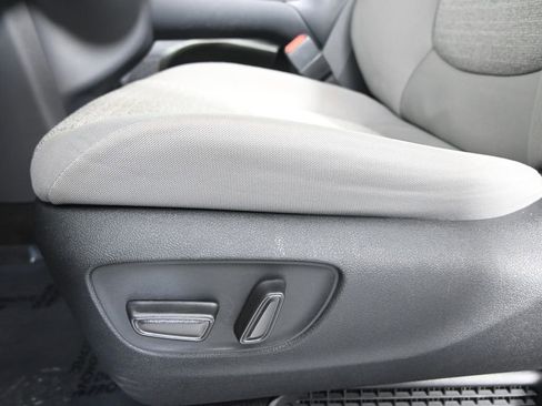 Used 2022 Toyota Sienna LE image 22