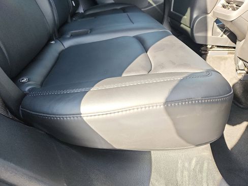 Used 2022 Tesla Model Y Long Range image 28