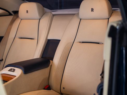 Used 2014 Rolls-Royce Wraith RWD image 4