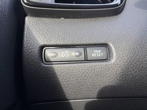 Used 2020 Nissan Rogue S AWD/4WD image 12
