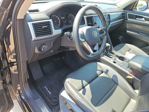 Used 2021 Volkswagen Atlas SE FWD image 17