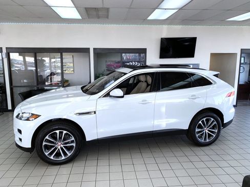 Used 2019 Jaguar F-PACE Premium image 2