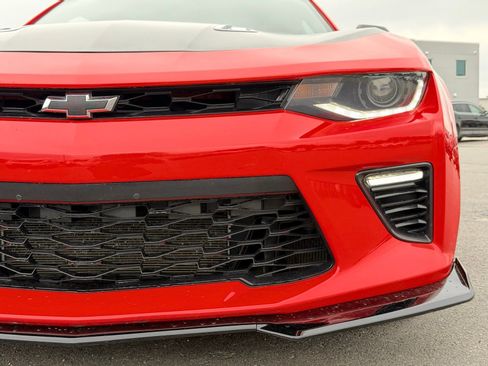 Used 2017 Chevrolet Camaro SS RWD image 8