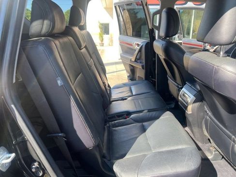 Used 2016 Lexus GX 460 w/ Premium Package AWD/4WD image 13