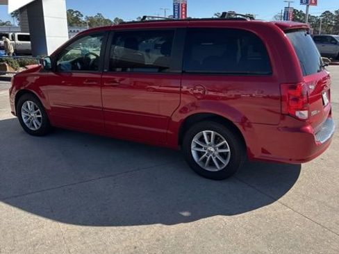 Used 2014 Dodge Grand Caravan SXT image 4