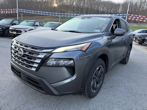 Used 2025 Nissan Rogue SV image 10