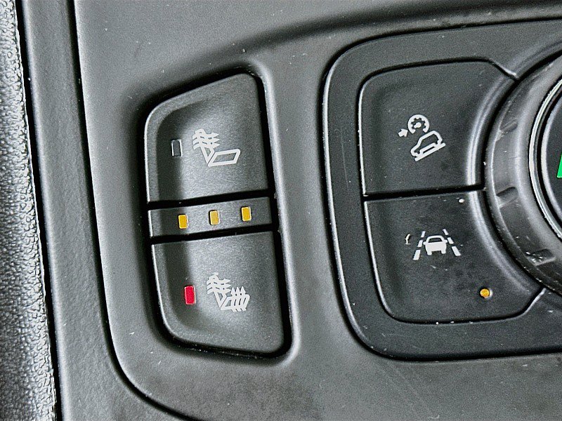 Used 2024 GMC Terrain SLT AWD/4WD image 20