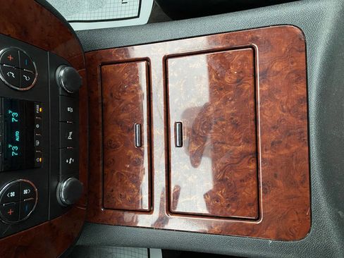 Used 2012 Chevrolet Avalanche LTZ image 17