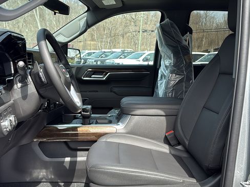 New 2026 GMC Sierra 1500 Elevation image 8