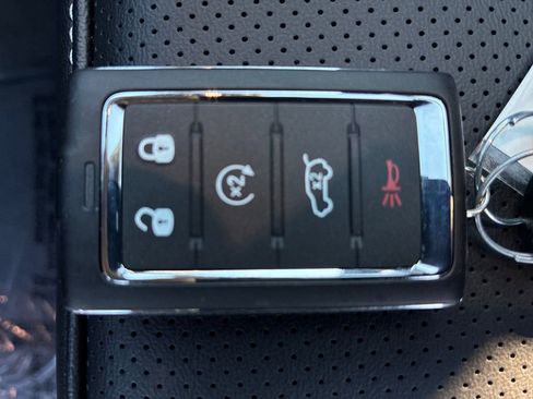 New 2025 Jeep Grand Cherokee Limited w/ Luxury Tech Group II image 30