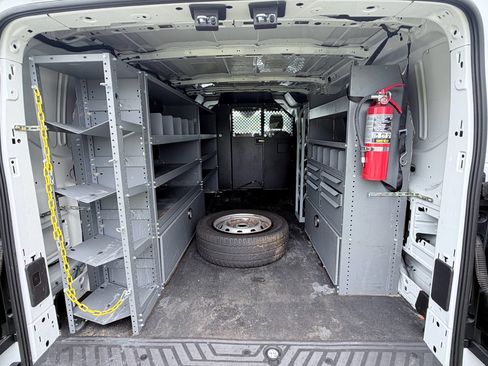 Used 2018 Ford Transit 250 148 Low Roof RWD image 9