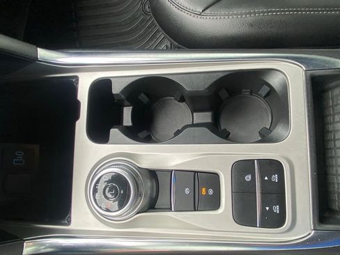 Certified 2022 Ford Explorer Limited w/ Equipment Group 301A image 18