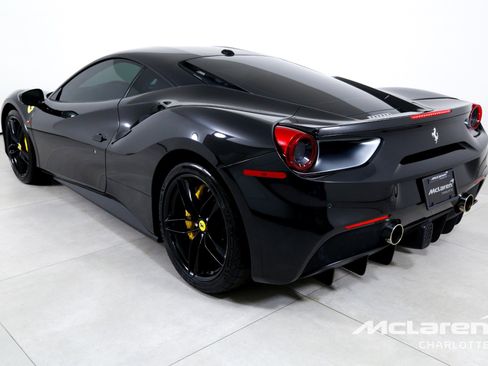 Used 2018 Ferrari 488 GTB RWD image 6