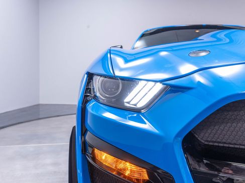 Used 2022 Ford Mustang Shelby GT500 w/ Carbon Fiber Track Pack RWD image 50