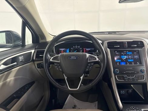 Used 2019 Ford Fusion SEL FWD image 25