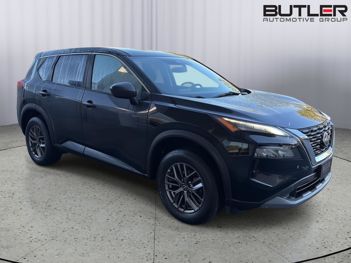 Used 2023 Nissan Rogue S AWD/4WD image 8