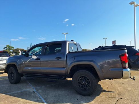 Used 2021 Toyota Tacoma SR5 RWD image 5