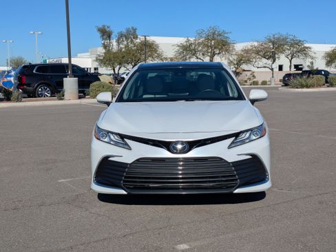 Used 2023 Toyota Camry XLE image 8