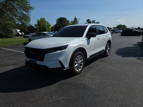 Used 2024 Honda CR-V EX image 3
