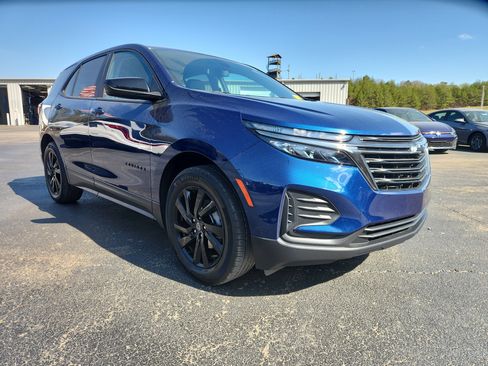 Used 2023 Chevrolet Equinox LS w/ LS Convenience Package image 11