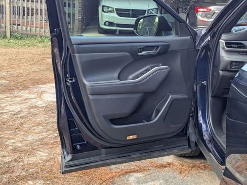 Used 2022 Toyota Highlander XSE image 27