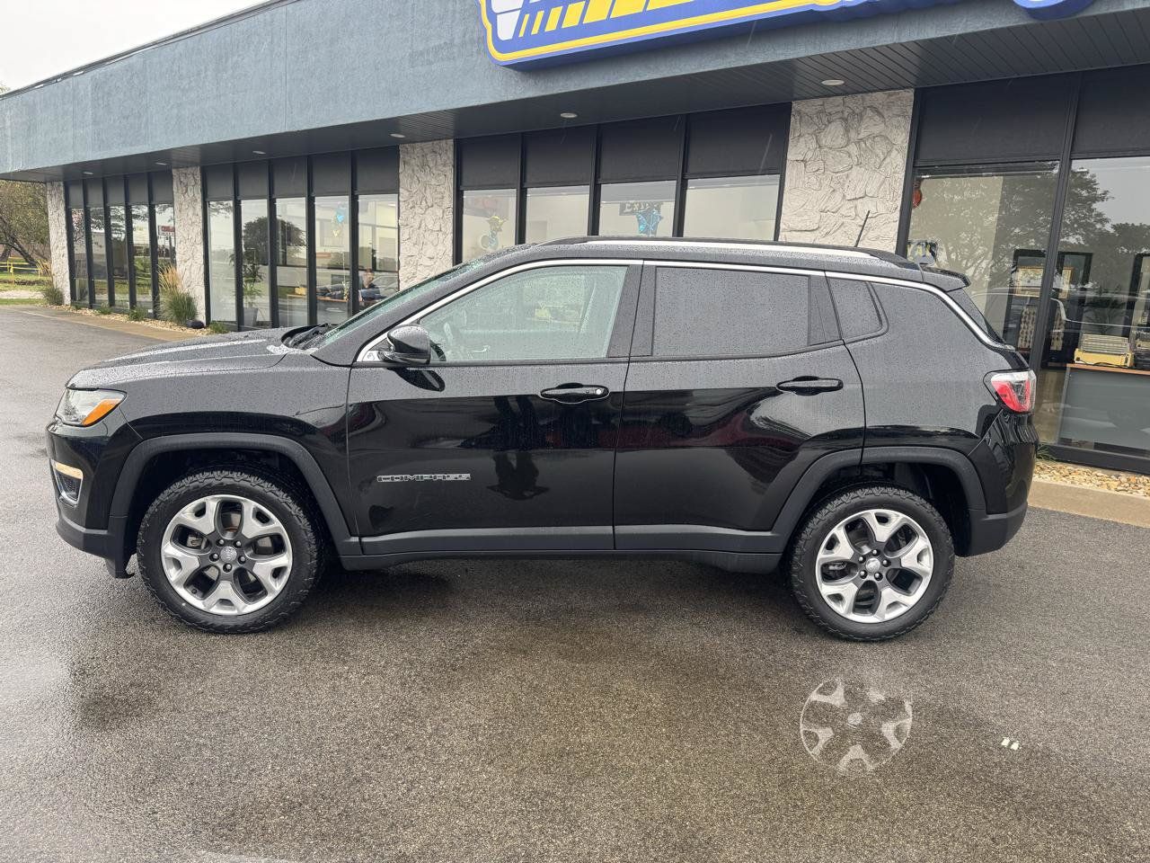 Used 2018 Jeep Compass Limited w/ Navigation Group AWD/4WD image 5