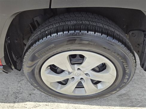 Used 2023 Toyota RAV4 LE image 10