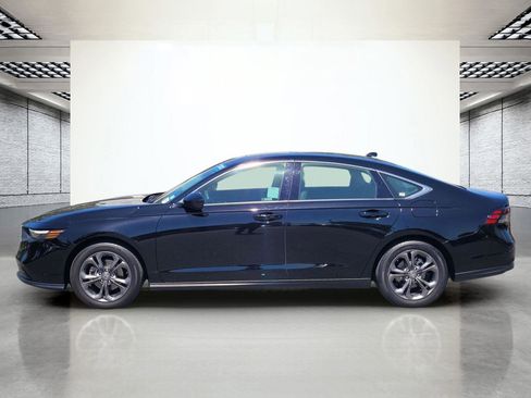 Used 2023 Honda Accord EX image 9