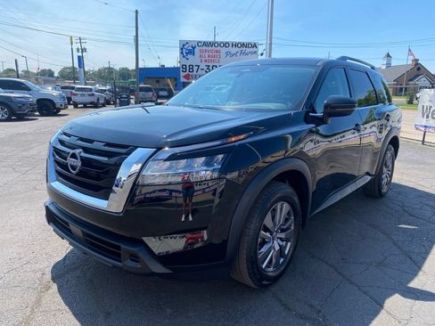 Used 2025 Nissan Pathfinder SV AWD/4WD image 7