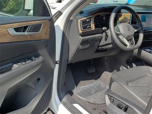 New 2026 Volkswagen Atlas SE image 6