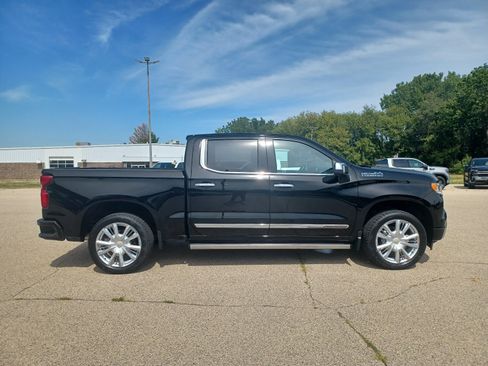 Used 2022 Chevrolet Silverado 1500 4x4 Crew Cab High Country w/ High Country Premium Package image 6