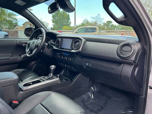 Certified 2021 Toyota Tacoma TRD Sport w/ TRD Premium Sport Package AWD/4WD image 28