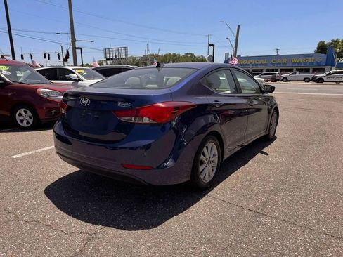 Used 2015 Hyundai Elantra SE w/ Option Group 02 FWD image 7