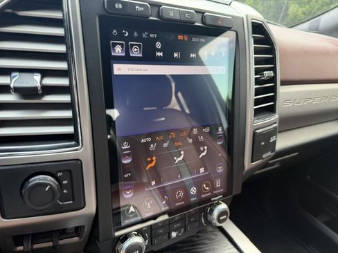 Used 2019 Ford F350 Platinum w/ Platinum Ultimate Package AWD/4WD image 25