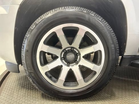 Used 2012 Chevrolet Suburban LTZ AWD/4WD image 33